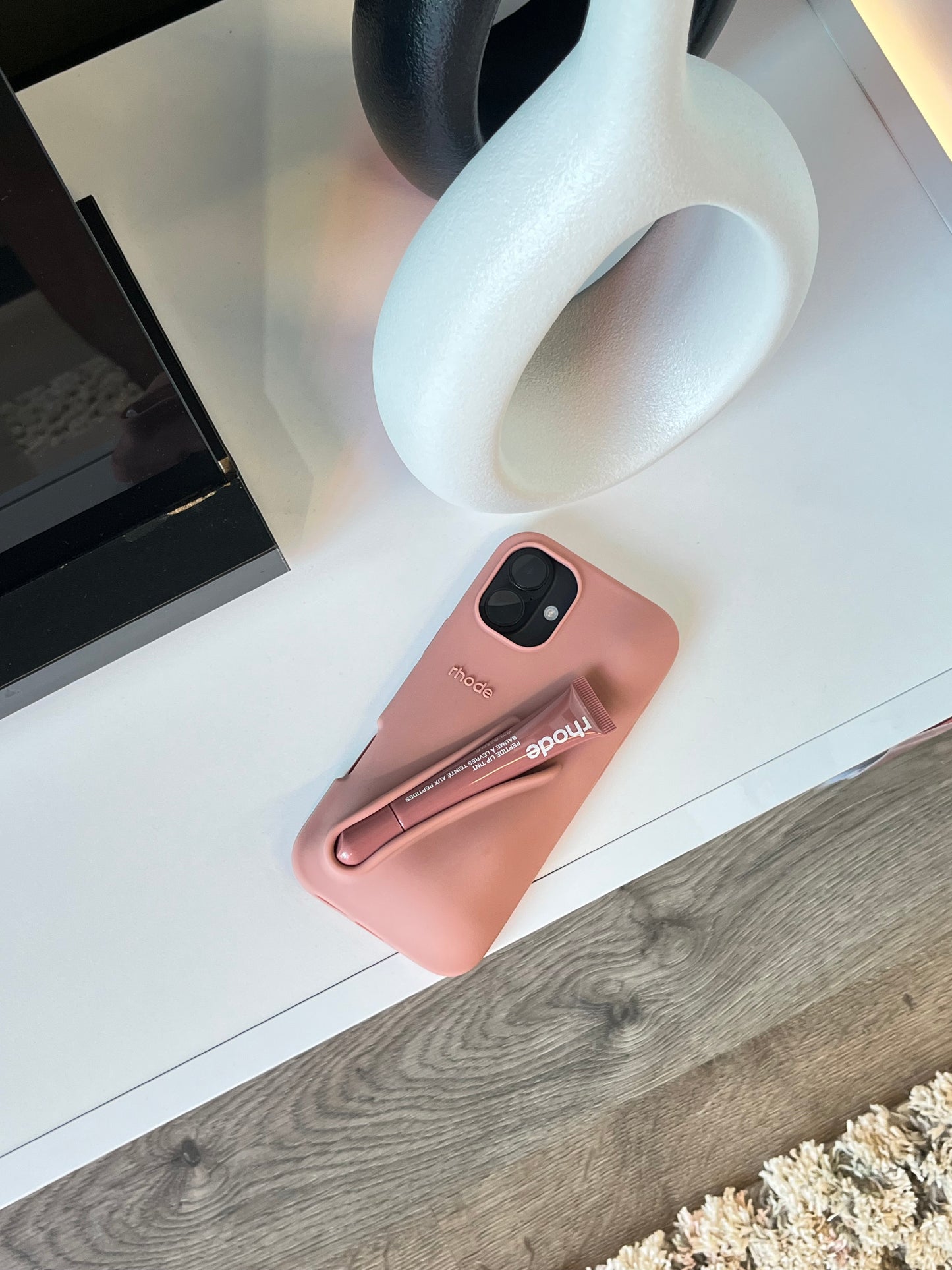 Gloss + Pochet